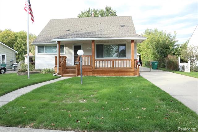 front view picture of 29846 Windsor, Garden City, MI. 48135