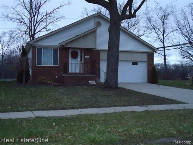 front view picture of 19072 Buck Ave, Romulus, MI. 48174