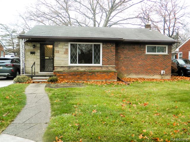 front view picture of 24611 Kenosha Ave, Oak Park, MI. 48237