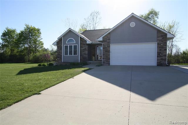 front view picture of 3061 Oxford Lane, Flushing, MI. 48433