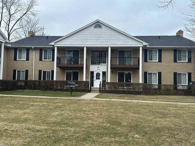 front view picture of 11840 Ina, Sterling Heights, MI. 48312