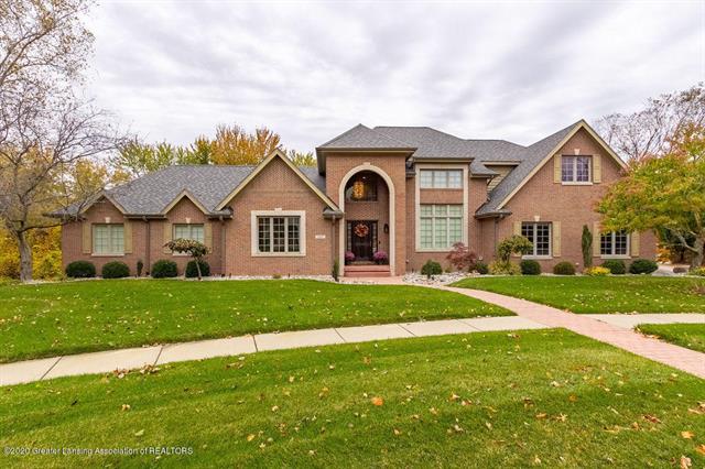 front view picture of 2647 Walmar Drive, Lansing, MI. 48917