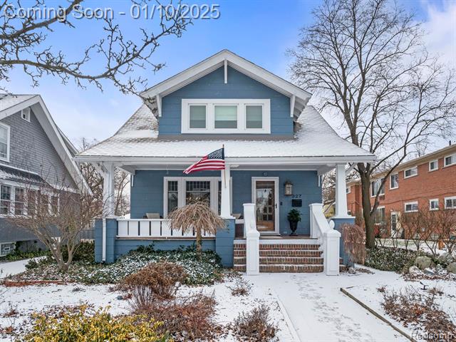 front view picture of 327 W Hudson Ave, Royal Oak, MI. 48067