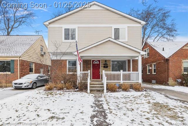 front view picture of 2215 E Hudson Ave, Royal Oak, MI. 48067