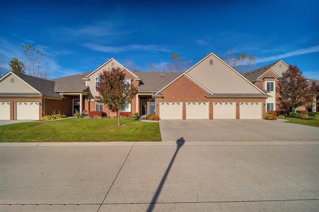 front view picture of 14342 Shadywood, Sterling Heights, MI. 48312