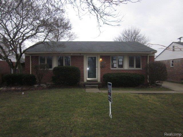 front view picture of 14261 Labelle St, Oak Park, MI. 48237