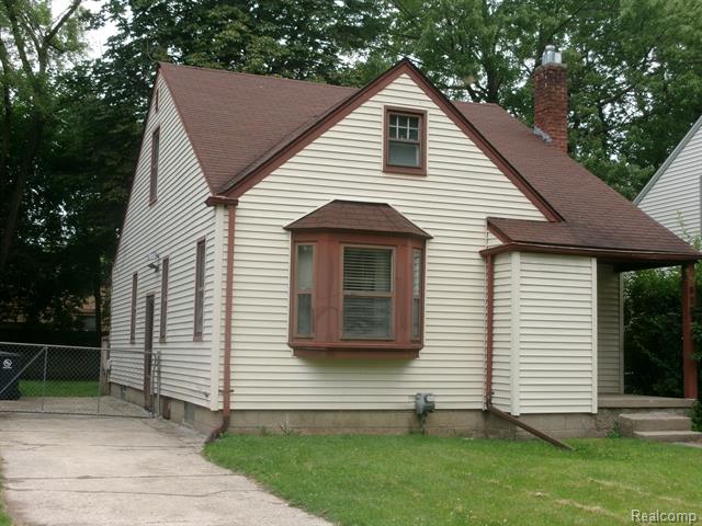 front view picture of 823 E 2Nd St, Royal Oak, MI. 48067