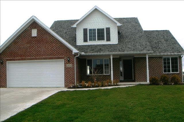 front view picture of 764 E Sweet Briar Lane, Monroe, MI. 48161