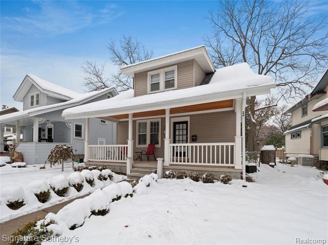 front view picture of 305 Gardenia Ave, Royal Oak, MI. 48067