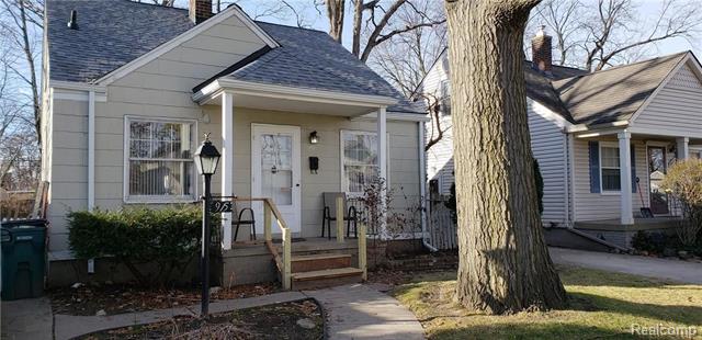 front view picture of 915 Symes Ave, Royal Oak, MI. 48067