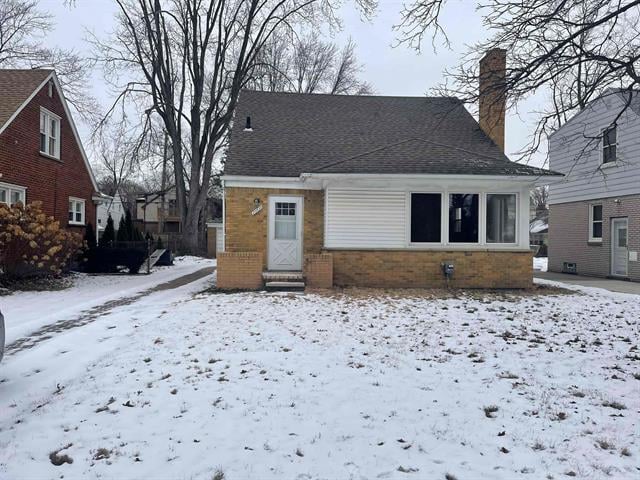 front view picture of 1808 W 12 Mile Rd, Royal Oak, MI. 48073