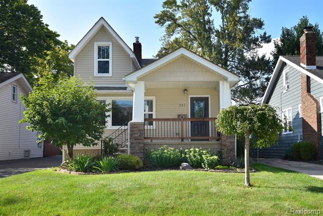 front view picture of 217 W Houstonia Ave, Royal Oak, MI. 48073