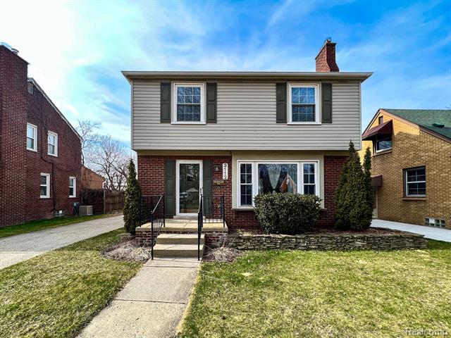 front view picture of 3112 Guilford Dr, Royal Oak, MI. 48073