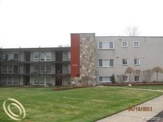 front view picture of 4345 Crooks Rd, Royal Oak, MI. 48073