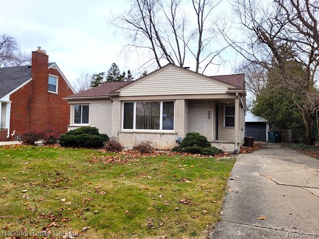 front view picture of 4256 Buckingham Rd, Royal Oak, MI. 48073