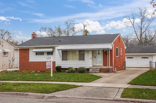 front view picture of 1312 N Stephen Ave, Clawson, MI. 48017