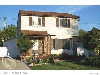 front view picture of 312 Kinross Ave, Clawson, MI. 48017