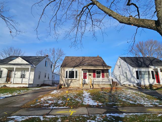 front view picture of 152 Highland Ave, Clawson, MI. 48017