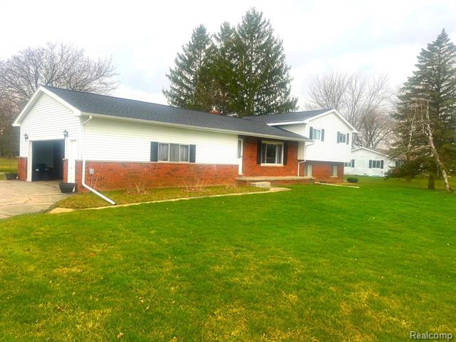 front view picture of 12041 W Pierson Road, Flushing, MI. 48433