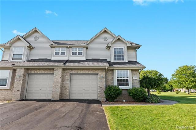 front view picture of 8084 Prestonwood Ct, Flushing, MI. 48433
