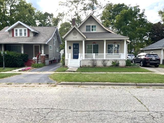 front view picture of 108 S Hazelton Street, Flushing, MI. 48433