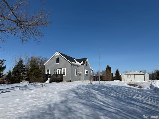 front view picture of 7595 Brooks Road, Brown City, MI. 48416