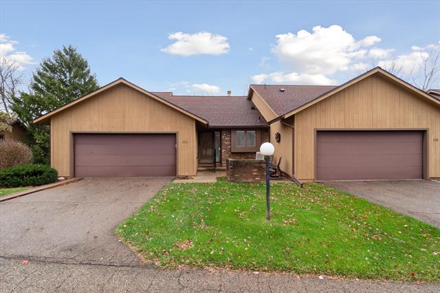 front view picture of 1720 Willow Creek Drive, Lansing, MI. 48917