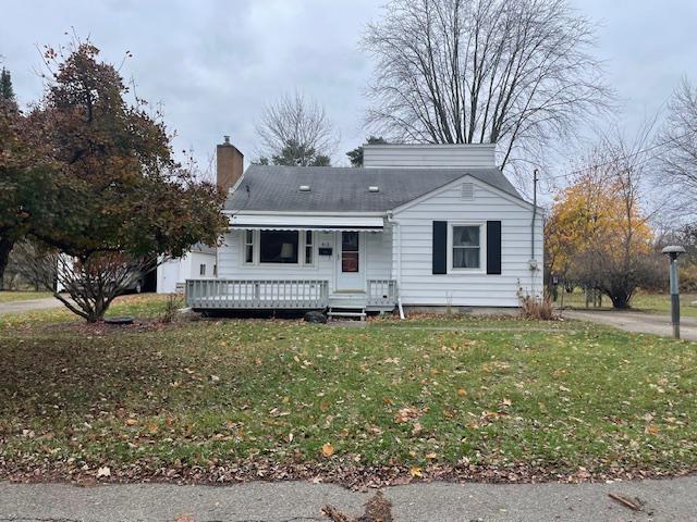 front view picture of 413 Bridson Street, Fenton, MI. 48430