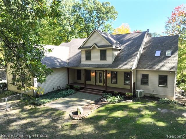 front view picture of 3592 Hillandale Drive, Howell, MI. 48843