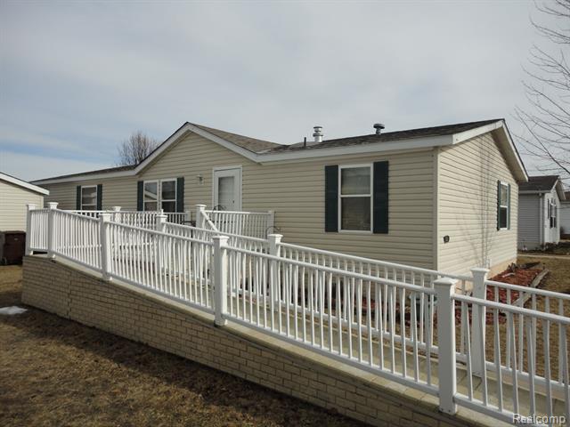 front view picture of 1959 Oak Street, Newport, MI. 48166