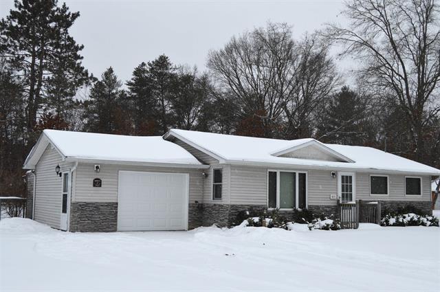 front view picture of 617 S Circle Drive, Mio, MI. 48647