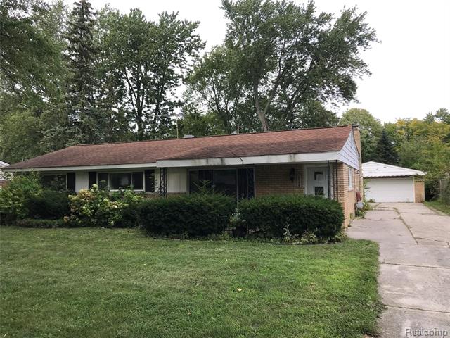 front view picture of 2606 Depew Dr, West Bloomfield, MI. 48324