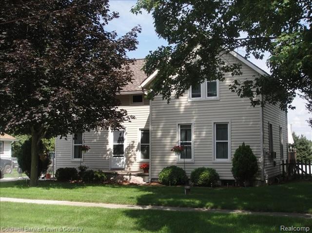 front view picture of 130 Eleanor Rd, Highland, MI. 48356