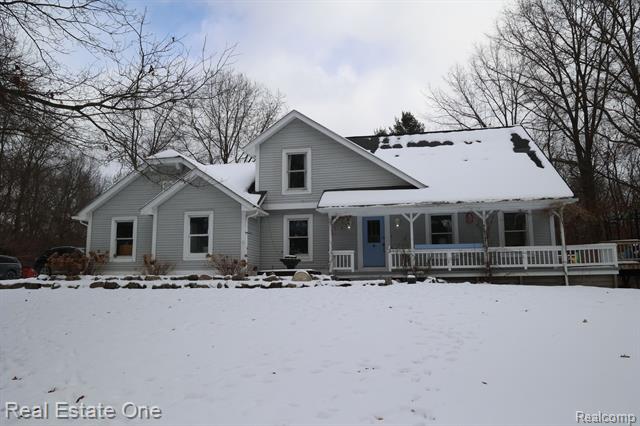 front view picture of 5360 N Milford Rd, Highland, MI. 48356