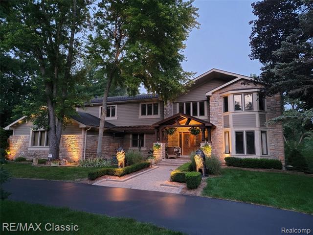 front view picture of 5635 Paint Valley Dr, Rochester, MI. 48306