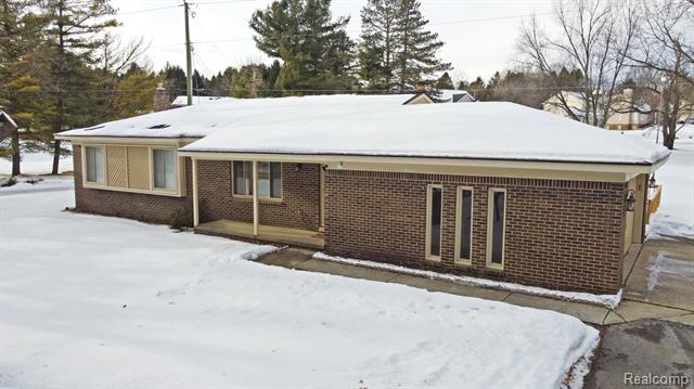 front view picture of 700 Bald Eagle Lake Rd, Ortonville, MI. 48462