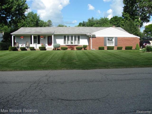 front view picture of 2640 Bridle Rd, Bloomfield Hills, MI. 48304