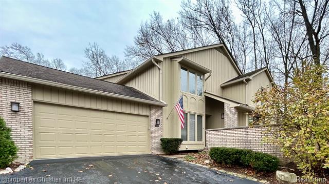 front view picture of 1146 Hillpointe Cir, Bloomfield Hills, MI. 48304