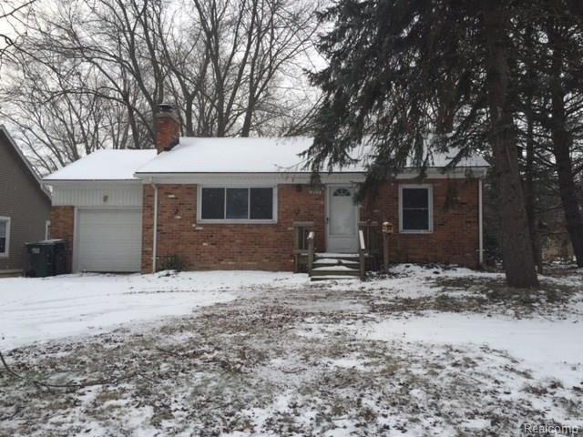 front view picture of 226 E Tienken Rd, Rochester, MI. 48306