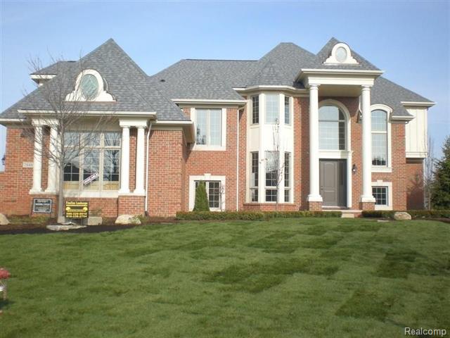 front view picture of 2848 Ambleside Ct, Rochester, MI. 48306