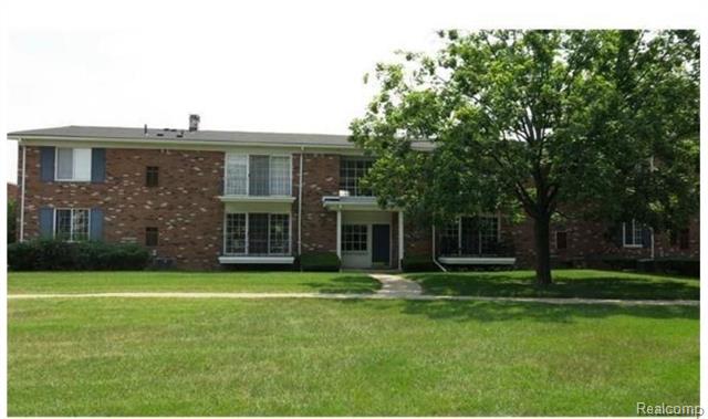 front view picture of 494 Fox Hills Dr N Apt 1, Bloomfield Hills, MI. 48304