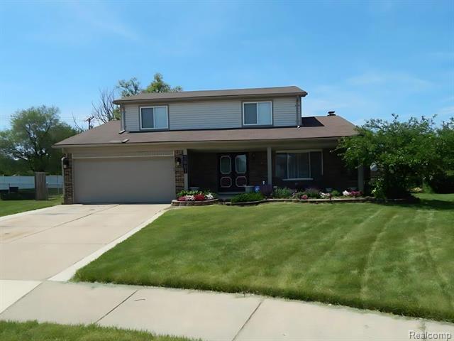 front view picture of 2001 Michael Dr, Sterling Heights, MI. 48310