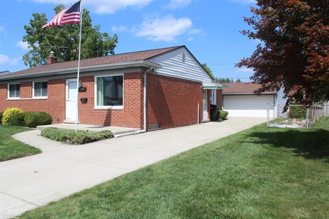 front view picture of 11789 Danforth Dr, Sterling Heights, MI. 48312