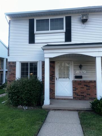 front view picture of 13842 Keating Dr, Sterling Heights, MI. 48312