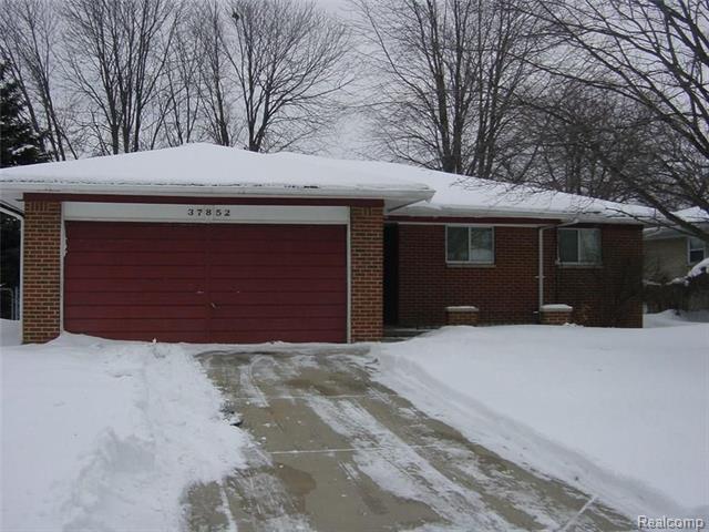 front view picture of 37852 Carpathia Blvd, Sterling Heights, MI. 48310