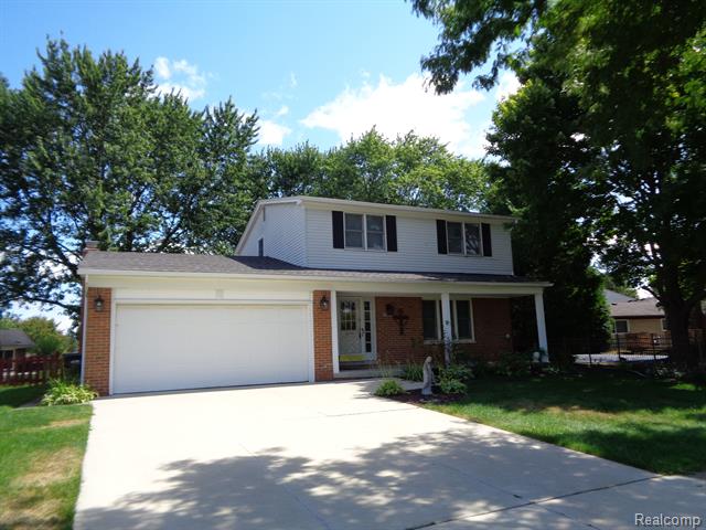 front view picture of 38542 Lowell Dr, Sterling Heights, MI. 48310