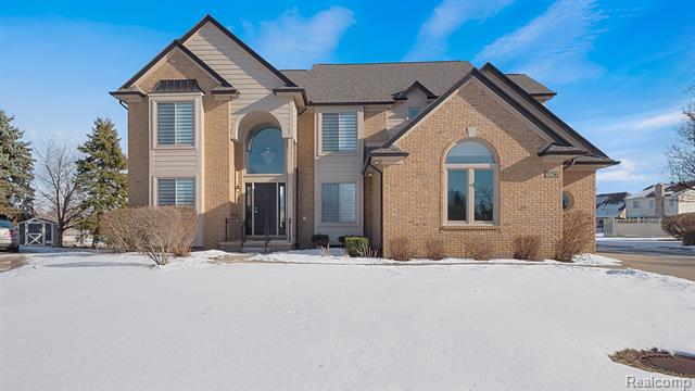 front view picture of 40672 Riverbend Dr, Sterling Heights, MI. 48310