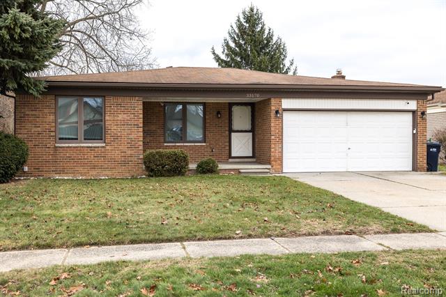 front view picture of 33170 Beth Ann Dr, Sterling Heights, MI. 48310