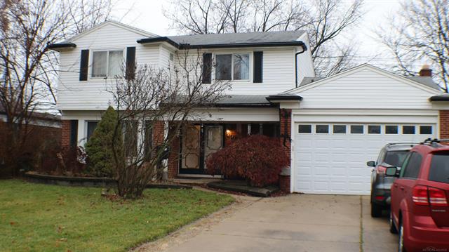 front view picture of 8737 Crestview Dr, Sterling Heights, MI. 48312