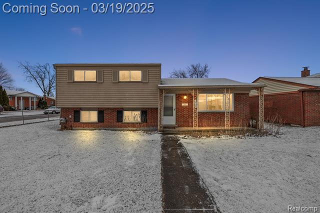 front view picture of 2794 Pall Mall Dr, Sterling Heights, MI. 48310